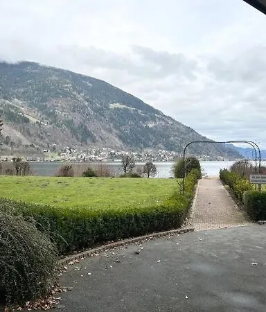 Apartment Am Ossiachersee Mit Eigenem Seezugang Landskron Exterior photo